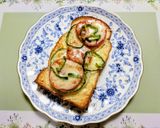 簡単ランチ！新玉ねぎ生ハムのピザトースト作り方4写真