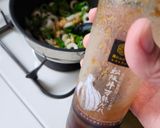 お弁当やあと一品に！竹輪とネギの青い所の炒め物作り方3写真