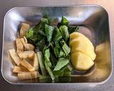 小松菜と油揚げ・じゃがいもの味噌汁作り方1写真
