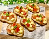 チミチュリソースでトマトとチーズのブルスケッタ♡作り方4写真