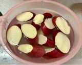 さつまいもと鶏肉のピリ辛煮♪作り方1写真
