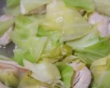 簡単！鶏肉とキャベツのナンプラー蒸し作り方4写真
