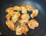 【簡単夕食】柔らか鶏胸肉と野菜のマヨ生姜焼き作り方3写真