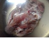 鶏がらスープ：じっくり煮込んで本格的！作り方2写真