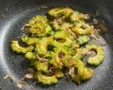 スパイシー！ゴーヤのおかかカレー炒め作り方3写真