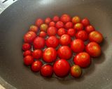 フレッシュ🍅ミニトマトだけde本格ナポリタン♫作り方1写真