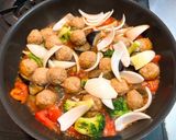 肉団子と揚げなすの甘酒入BBQソース炒め作り方5写真