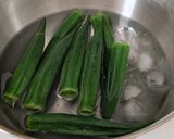 山葵漬け風味なオクラえのきの香味和え作り方1写真