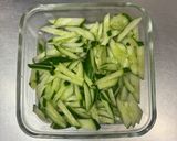 すし酢で作る鶏胸肉ときゅうりのサラダ作り方2写真