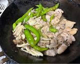 鶏肉と万願寺とうがらしのオイスターソース炒め作り方2写真