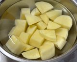 新じゃが芋とえんどう豆のそぼろ煮♪作り方3写真