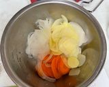 時短！スライス野菜と鶏胸肉挽肉の肉じゃが作り方1写真