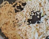 節約ランチ🌙鶏ひき肉ともやしの焼きうどん作り方4写真