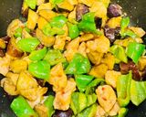 簡単!茄子とピーマン・鶏胸肉の甘辛味噌炒め作り方5写真