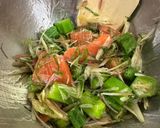 サーモン、おくら、和香草の即席マリネ作り方3写真
