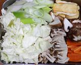 【食品安全】鶏肉と餃子のポカポカ味噌鍋作り方5写真