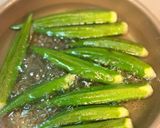 旨辛ハニーコチュジャン味♪オクラの肉巻き作り方2写真