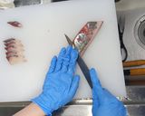 魚の皮引きと刺身のおろし方 魚市場直伝作り方5写真