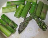 コクうま♪アスパラとトマトのかき玉みそ汁作り方2写真