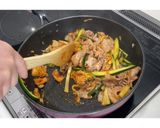 納豆とズッキーニの豚キムチ炒め★動画あり作り方13写真