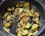 ズッキーニと卵のふわふわカレーマヨ炒め作り方6写真