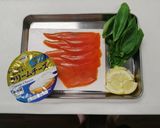 サーモンとクリームチーズのバジルサンド作り方1写真
