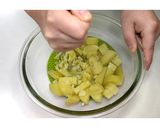 カリカリベーコンとチーズのポテサラ★動画作り方7写真