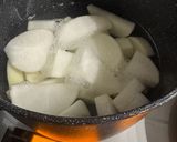 鶏手羽元と大根の煮★ゆで卵も一緒に作り方1写真