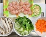 鶏肉とチンゲン菜のオイスターソース炒め作り方1写真