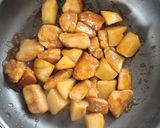 材料2つ☆鶏胸肉とじゃがいもの照り焼き。作り方9写真