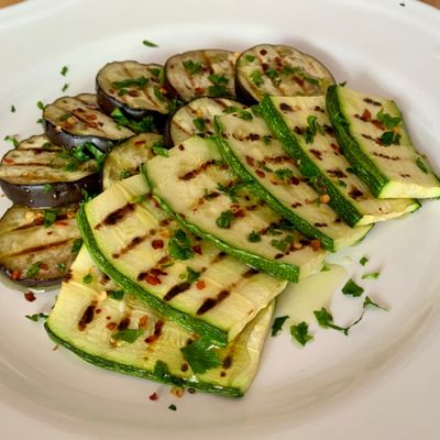 【パセリとズッキーニページ】 パセリとズッキーニページ】 シンプルに味わう！ズッキーニのトリフォ