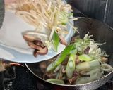 乾麺と鶏皮で焼きうどん作り方3写真