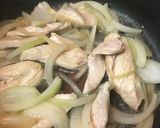鶏肉と玉ネギのシンプル親子丼作り方2写真