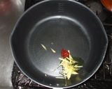 鶏もも肉シメジの豆板醤炒め♪簡単レシピ作り方3写真