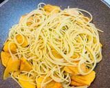 いしり醤油&柿と生ハムチーズバターパスタ作り方7写真