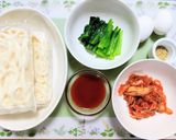 簡単昼食！温泉卵小松菜のビビン麺風うどん作り方1写真