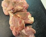 鶏もも肉とキャベツ大根のトマ味噌煮込み作り方1写真