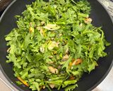 春菊の肉味噌炒め作り方3写真