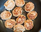 ソース不要で簡単⭐︎エリンギ入り味噌ハンバーグ作り方4写真