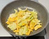 キャベツ🥬と卵🥚のふわとろ中華炒め😃作り方3写真