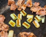 お店味！香ばしくてお肉ふわぷり＊炙り鶏の焼き鳥丼作り方2写真