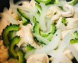 玉ねぎ＆ゴーヤーの和風鶏焼きそば作り方1写真