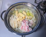 白菜と豚バラ肉のうどん鍋作り方5写真