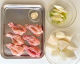 旨辛♪手羽元と大根のピリ辛煮作り方1写真