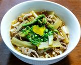 皮付きウド・エリンギ・春野菜の温かい蕎麦作り方12写真