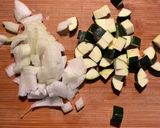 トマトジュースいらずで！ミネストローネ作り方1写真