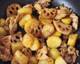 豚れんこんとカレーポテト炒め作り方4写真