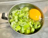 ささみネギ卵とじもずく蕎麦作り方2写真