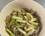 セロリと糸こんにゃくの辛子醤油和え作り方4写真