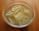 鮭とれんこんの梅ガリぽん炒め作り方1写真
